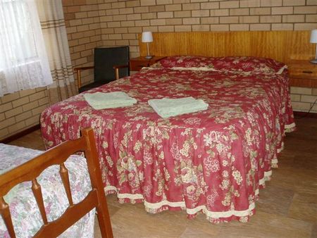 Clovelly Holiday Units - Mackay Tourism 5