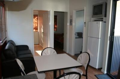 Riverside Cabin Park - Mackay Tourism 4