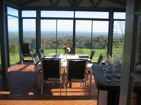 Vista Ridge Estate - Top Paddock Cottage - Mackay Tourism 1