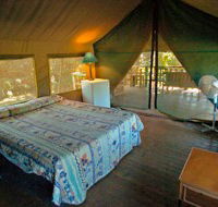 Lions Den Hotel - Mackay Tourism