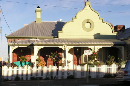 Heritage Cottage Bed And Breakfast - Mackay Tourism 1