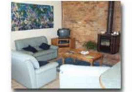Sorrento Bluewater Cottage - Mackay Tourism 3