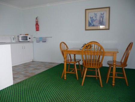 Cervantes Holiday Homes & Units - Mackay Tourism 3