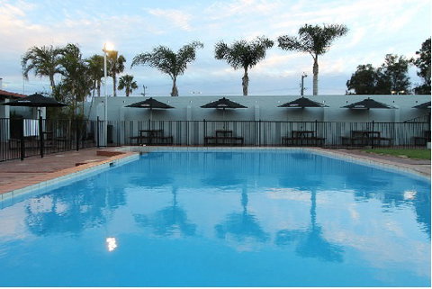 Wintersun Hotel Motel - Mackay Tourism 3