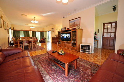 Homestead Bed And Breakfast - Mackay Tourism 2