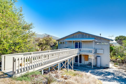 16 Sir George Ritchie Avenue - Mackay Tourism 1