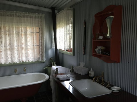 Barrengarry  Farm Cottages - Mackay Tourism 2