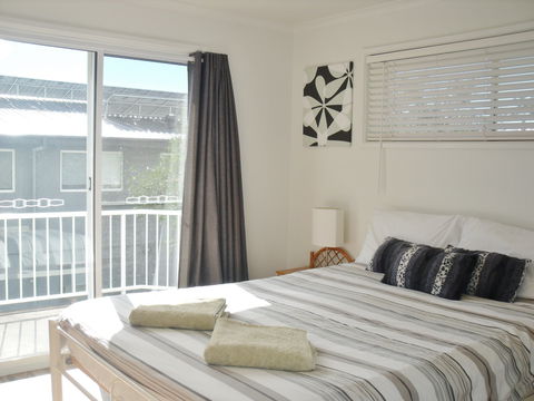 Beachcomber Apartments - Mackay Tourism 1