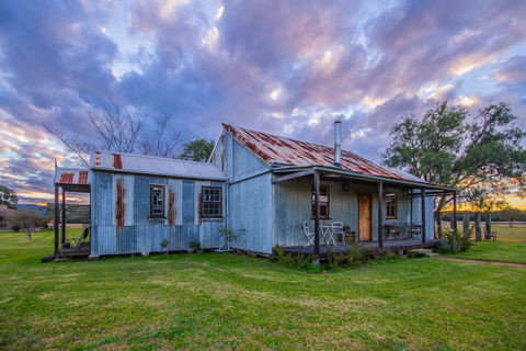 Blaxland's Cottage - Mackay Tourism 0