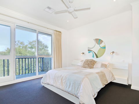 Century 21 SouthCoast: Tennis Elbow - Mackay Tourism 2