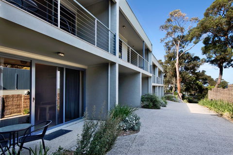 Chatby Lane Lorne - Mackay Tourism 1