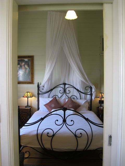 Classique Bed And Breakfast - Mackay Tourism 1