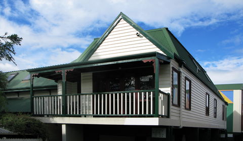 Dlux + Escape @ Lorne - Mackay Tourism 1