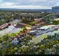 Eight Willows Retreat - Mackay Tourism