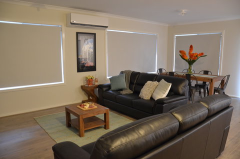 Falls Cottage Whitfield - Mackay Tourism 2