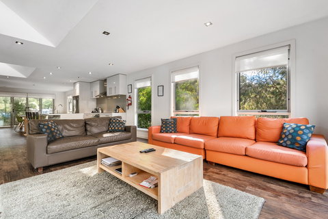 Freycinet Haven - Mackay Tourism 1