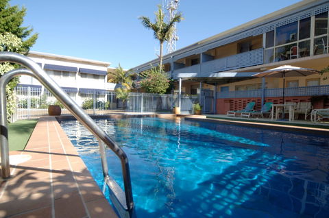 Golden Sands Motor Inn - Mackay Tourism 0