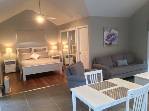 High Peaks Cottages - Mackay Tourism 1