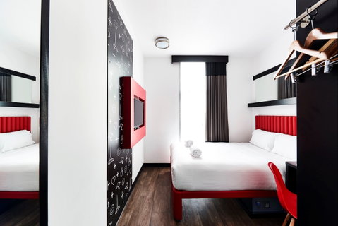Ibis Melbourne Swanston Street Hotel - Mackay Tourism 1