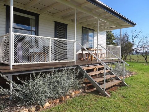 Killcare Cottage - Mackay Tourism 0