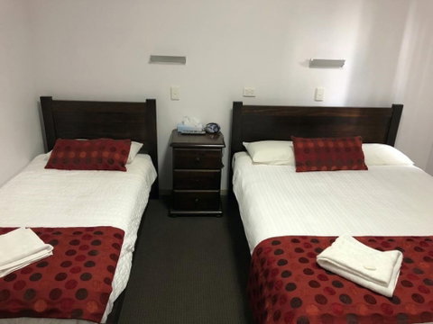 Minlaton Hotel - Mackay Tourism 2