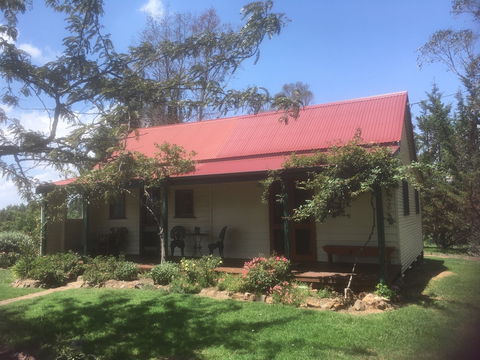 Red Hill Cottage - Mackay Tourism 0