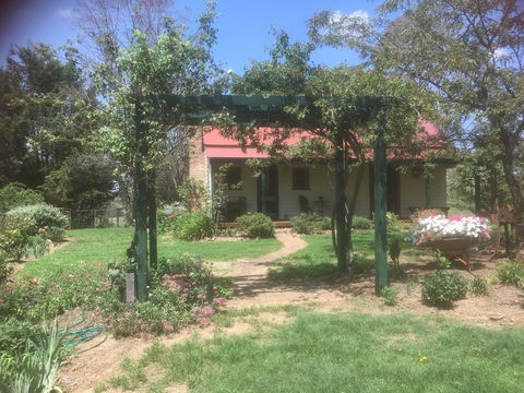 Red Hill Cottage - Mackay Tourism 1