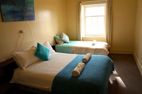 Royal Hotel Cooma - Mackay Tourism 0
