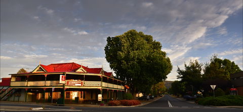 Royal Hotel Cooma - Mackay Tourism 2
