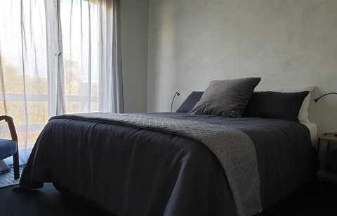 Samphire: Coorong Accomodation - Mackay Tourism 1