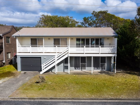 Seaview Getaway | Dunbogan - Mackay Tourism 0