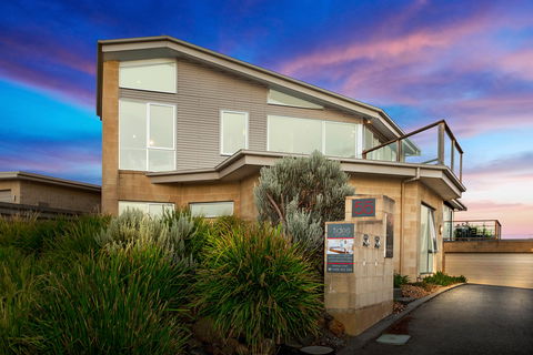 Tides Apartments Port Fairy - Mackay Tourism 1