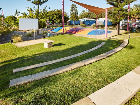 Toowoon Bay Holiday Park - Mackay Tourism 0
