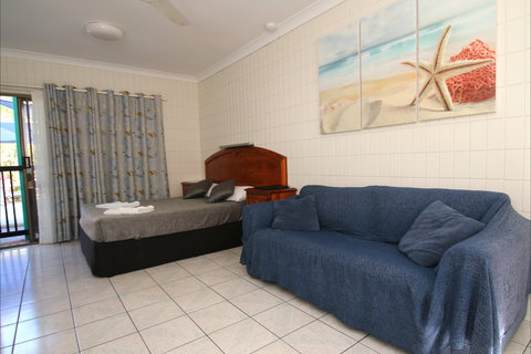 Tropical Palms Resort & 4WD Hire - Mackay Tourism 2