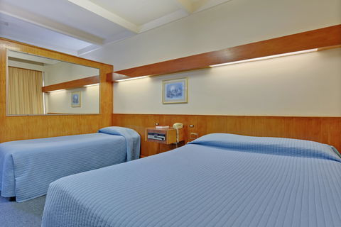 Village Family Motor Inn - Mackay Tourism 2