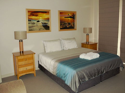 Why Not Waterfront Unit 1 - Mackay Tourism 2