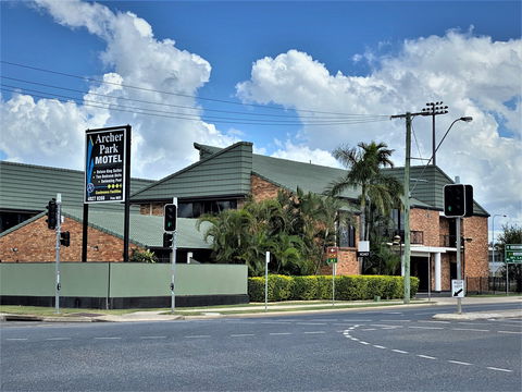 Archer Park Motel - Mackay Tourism 1