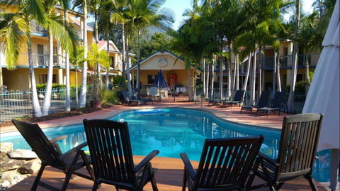 At Beach Court Holiday Villas - Mackay Tourism 0
