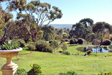 Austiny Bed And Breakfast - Mackay Tourism 0