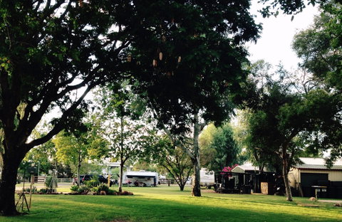 Bailey Bar Caravan Park - Mackay Tourism 0