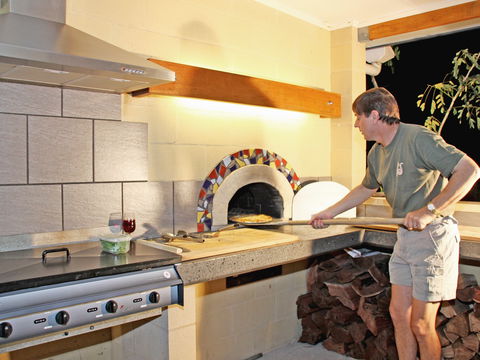 Bed And Breakfast At Wallaby Ridge - Mackay Tourism 1