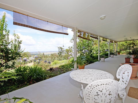 Bed And Breakfast At Wallaby Ridge - Mackay Tourism 2