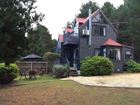 Bells Estate Great Ocean Road Cottages - Mackay Tourism 0