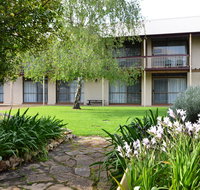 Coonawarra Motor Lodge - Mackay Tourism