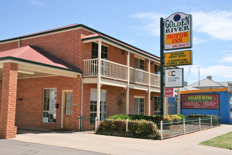 Golden River Motor Inn - Mackay Tourism 0