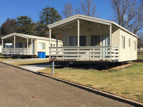Harden Caravan Park - Mackay Tourism 0