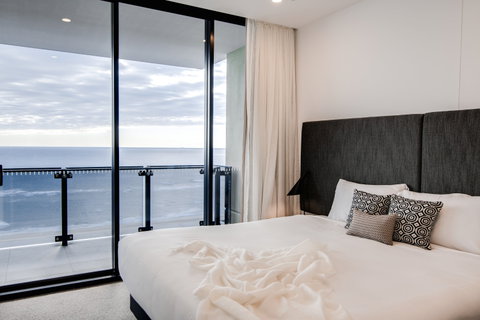 Iconic Kirra Beach Resort - Mackay Tourism 0