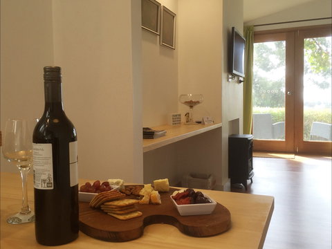 Jonathan Art Centre - Jarramarrumba House - Mackay Tourism 2