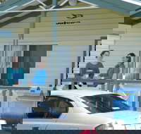 Lake Hamilton Motor Village and Caravan Park - Mackay Tourism