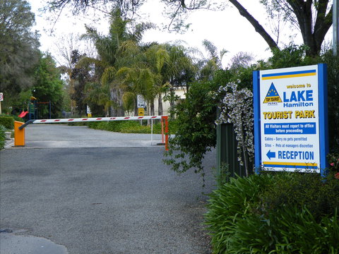 Lake Hamilton Motor Village And Caravan Park - Mackay Tourism 2